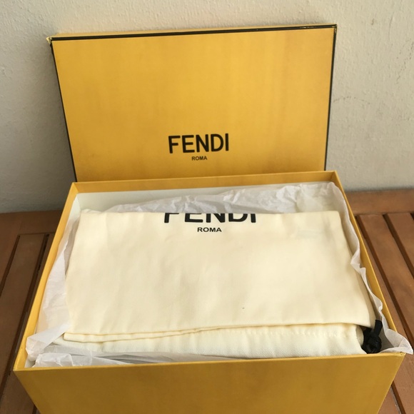 New Authentic FENDI Colibri Lite Mixed Media Pump - Picture 15 of 15